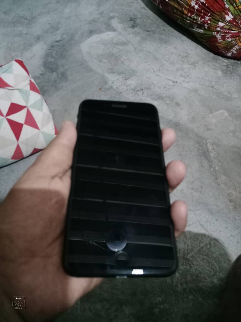 Apple iPhone 7 Plus 6