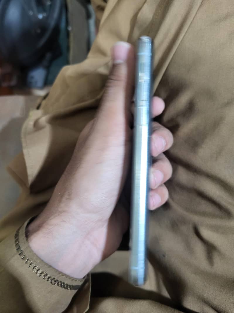 Apple iPhone X 4