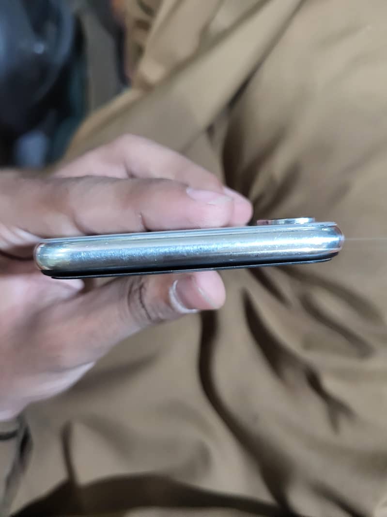 Apple iPhone X 5