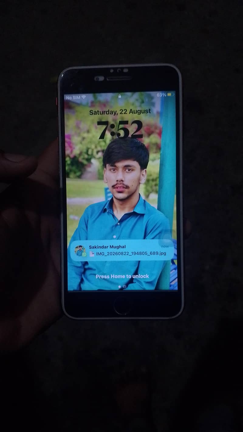 Apple iPhone 8 Plus 0