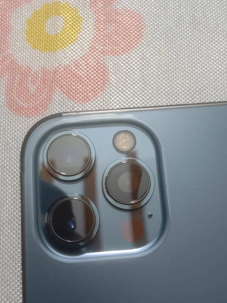 Apple iPhone 12 Pro Max 3