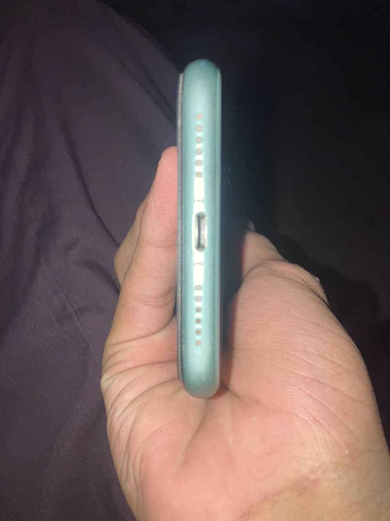 Apple iPhone 11 5