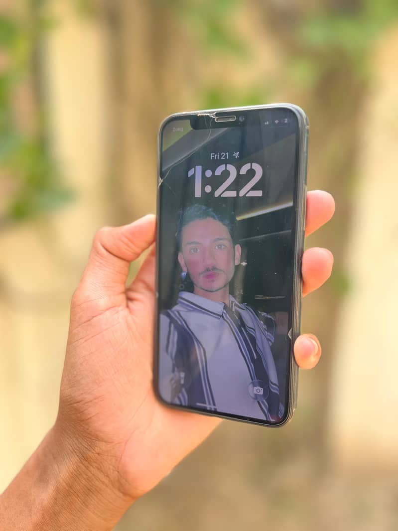 Apple iPhone 11 Pro 2