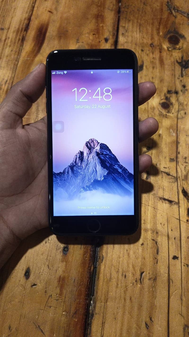 Apple iPhone 7 Plus 1