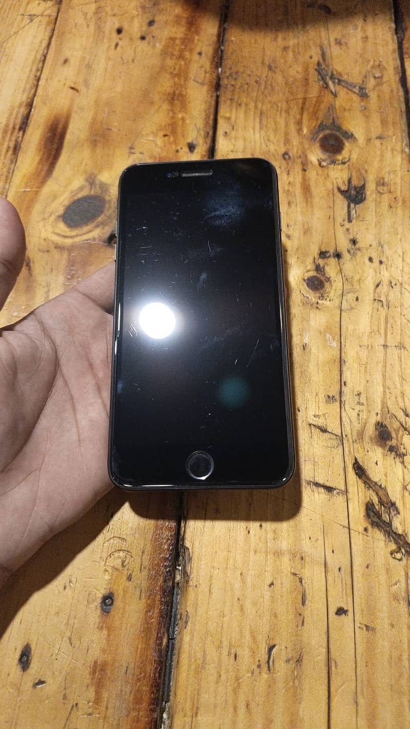Apple iPhone 7 Plus 3