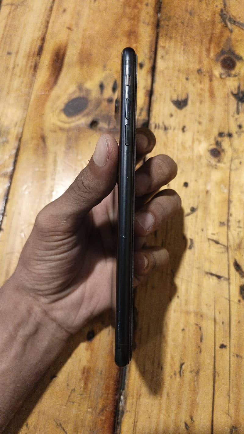 Apple iPhone 7 Plus 4