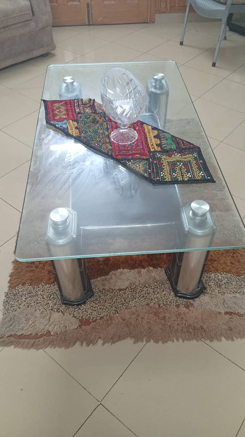 Central table with side tables 1