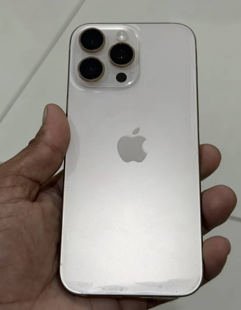 Apple iPhone 16 Pro Max 0