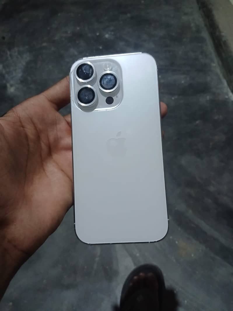 Apple iPhone 14 Pro 3