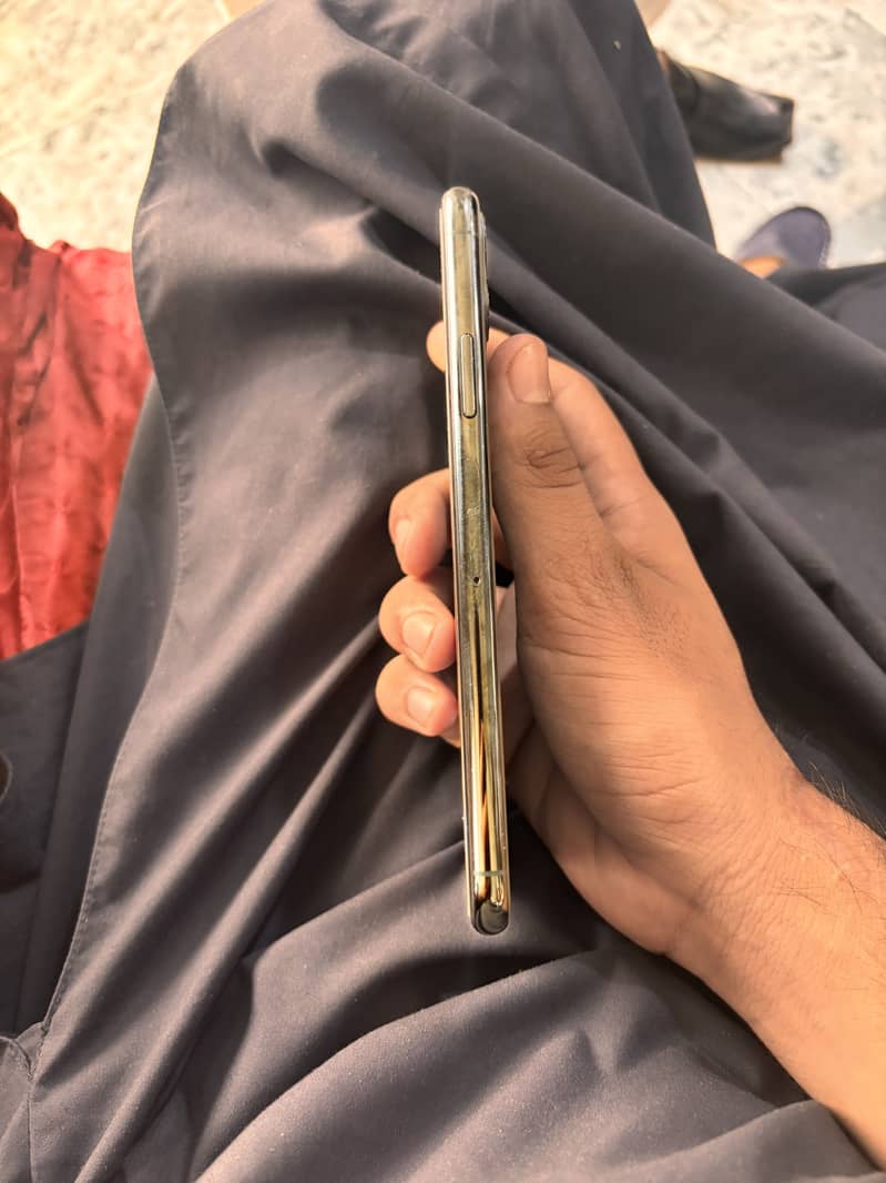 Apple iPhone 11 Pro Max 0