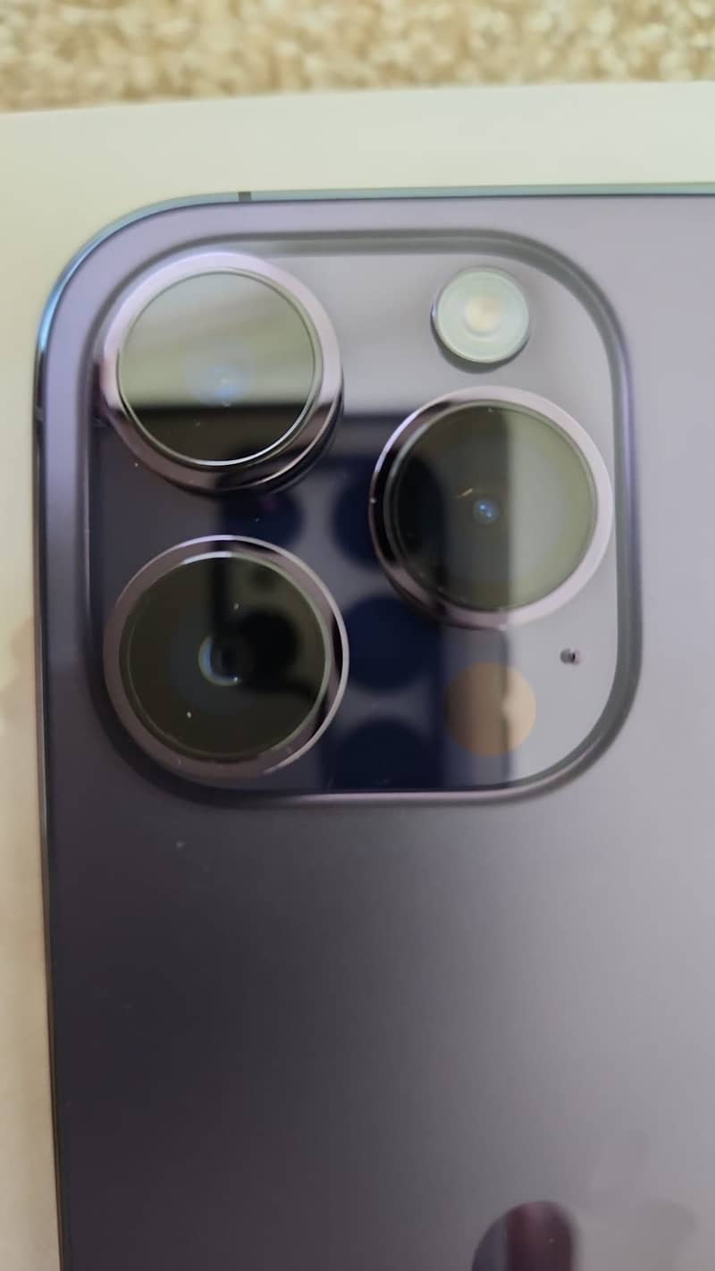 Apple iPhone 14 Pro Max 1