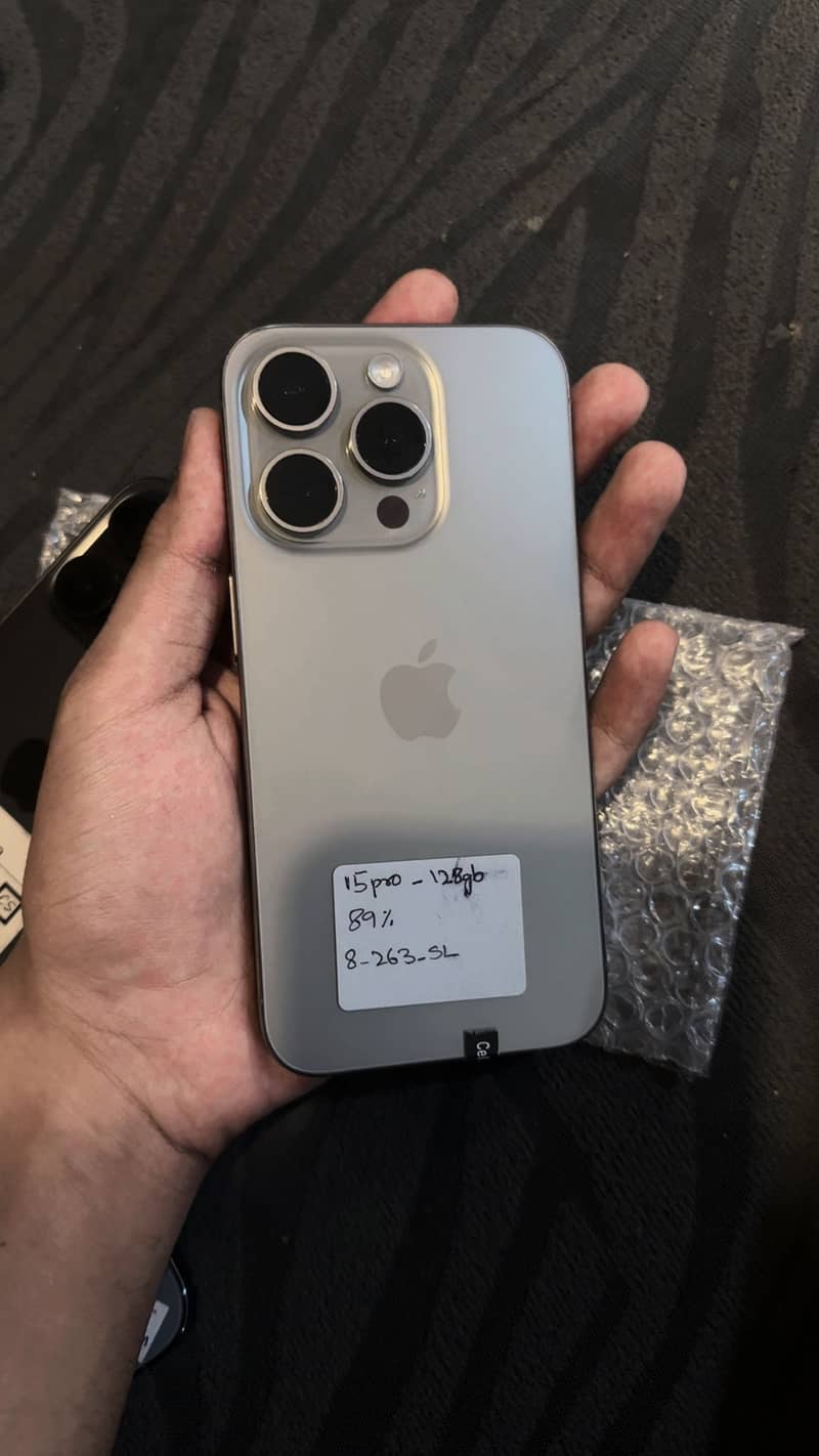 Apple iPhone 15 Pro 0