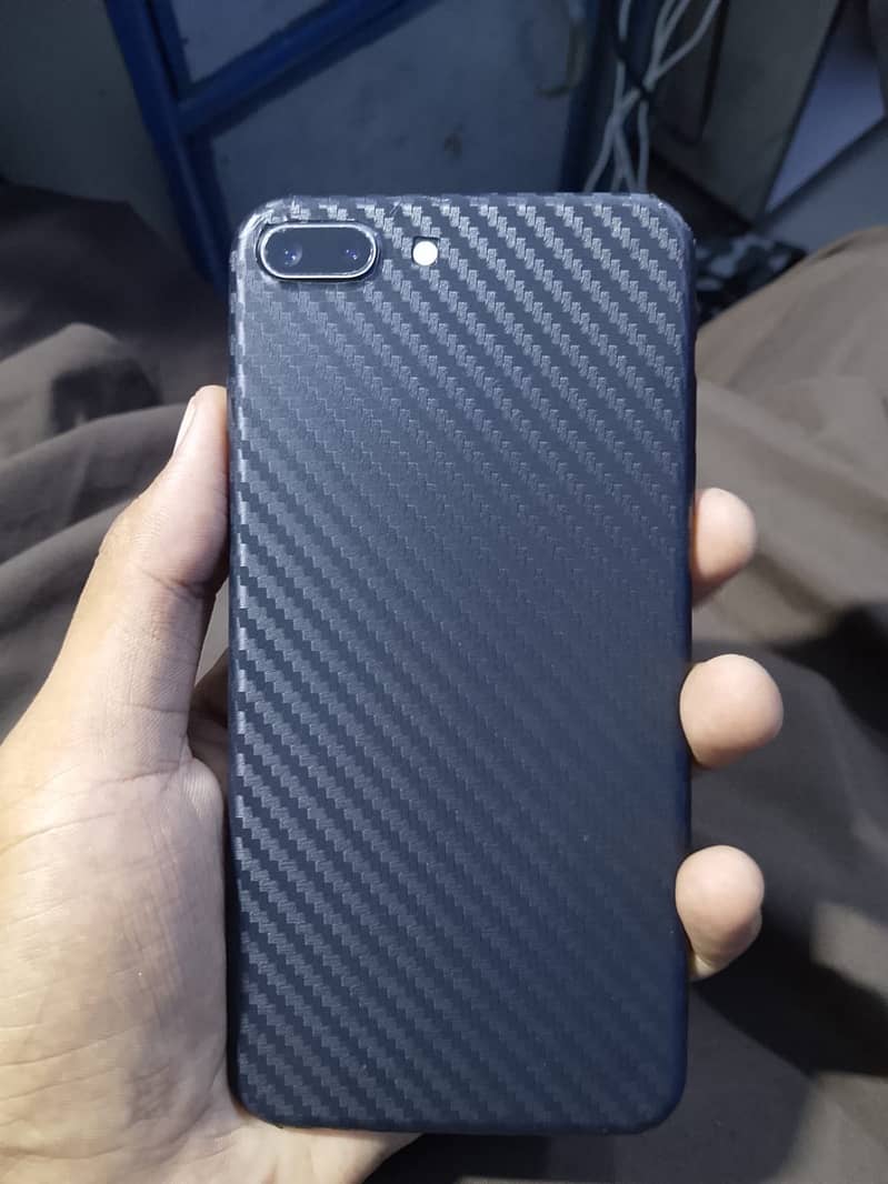 Apple iPhone 8 Plus 1