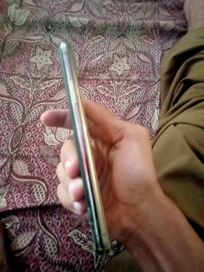 Apple iPhone XS