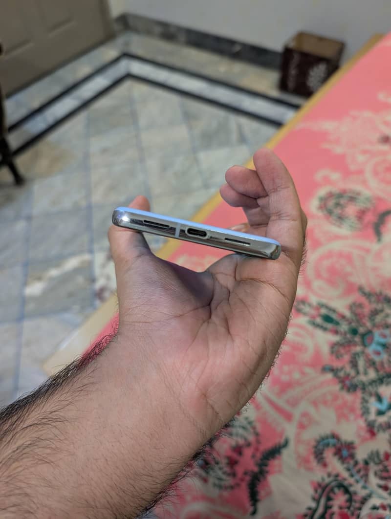 Google Pixel 8 Pro 4