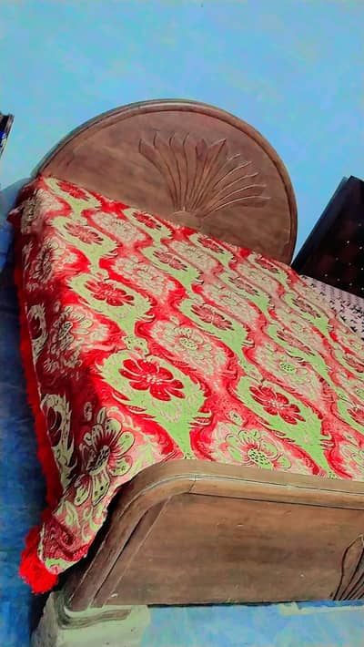 wooden double bed available for sell