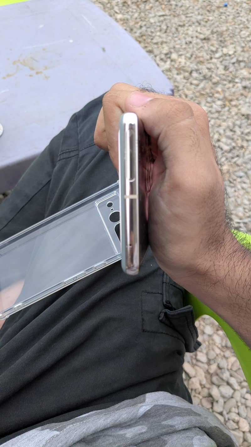 Google pixel 7pro 4
