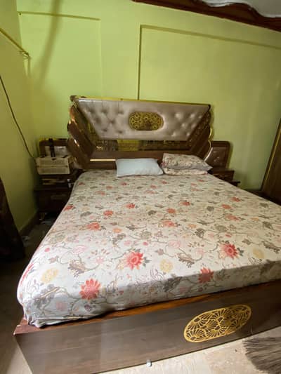 king size bad  With metres  full set with dressing table