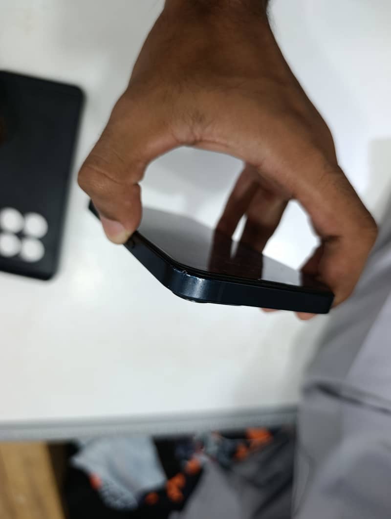 Apple iPhone 13 1