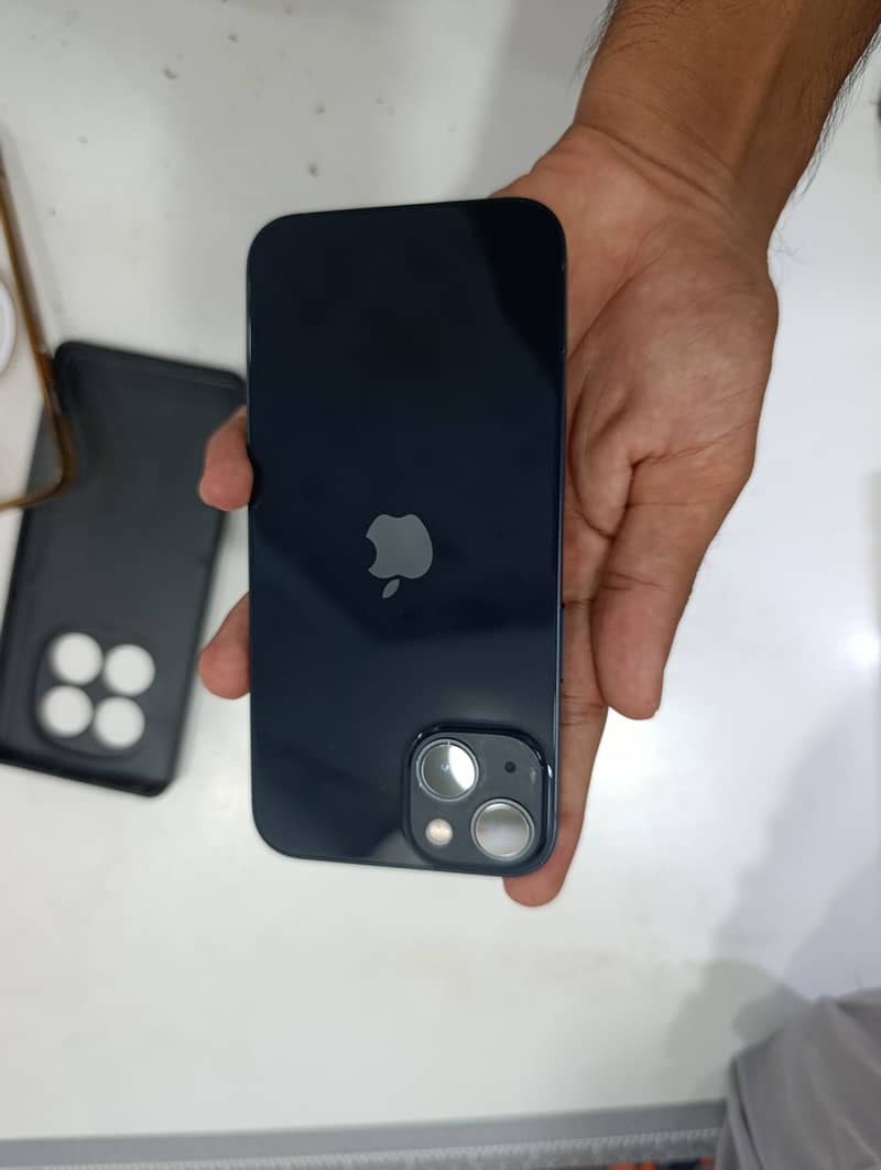 Apple iPhone 13 2