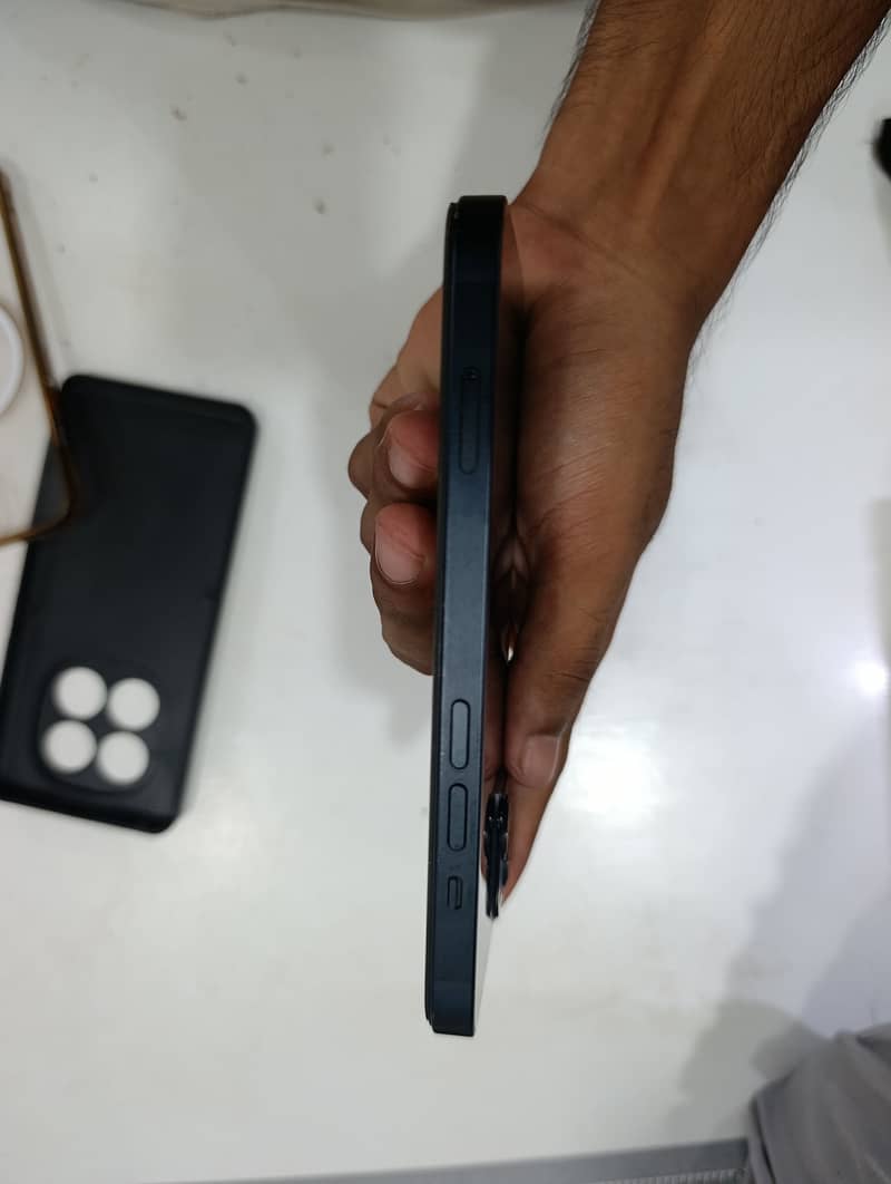 Apple iPhone 13 3