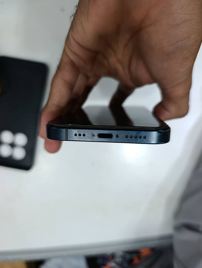 Apple iPhone 13 4