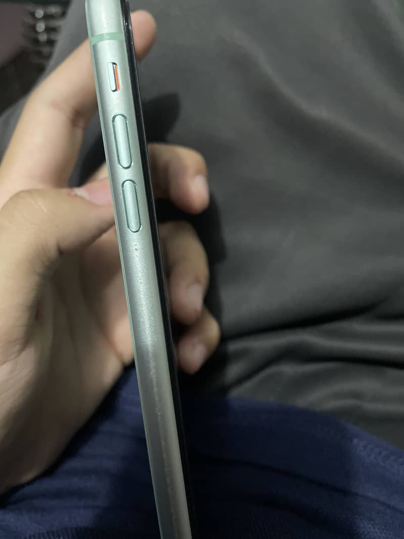 Apple iPhone 11 0