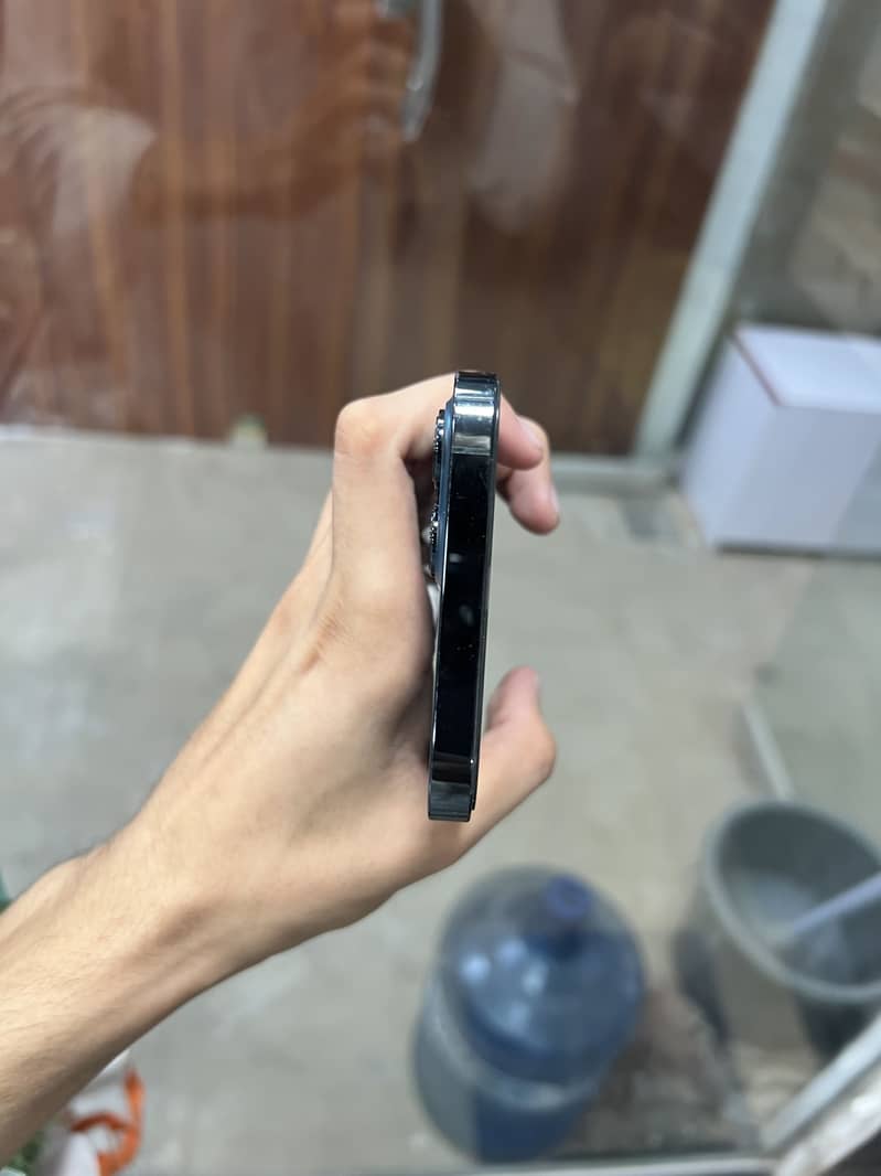 Apple iPhone 12 Pro Max 3