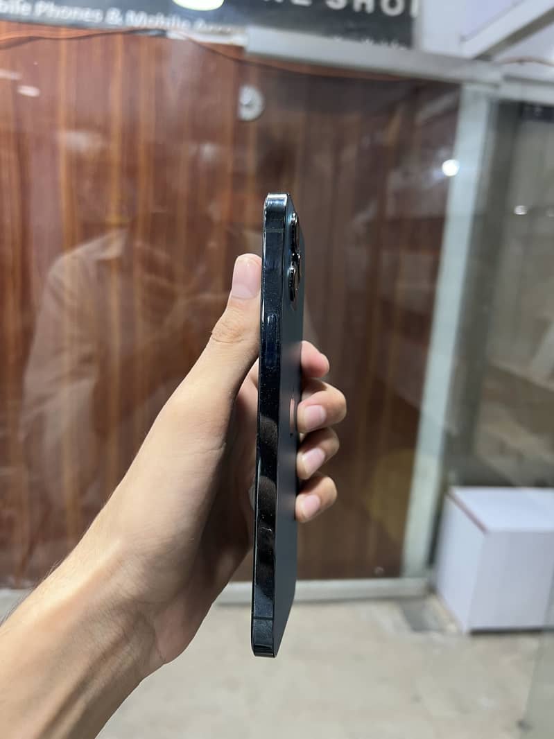 Apple iPhone 12 Pro Max 6