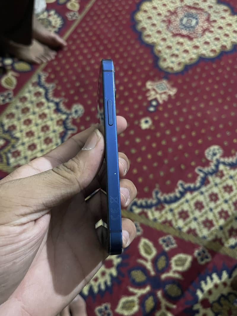 Apple iPhone 12 mini 1