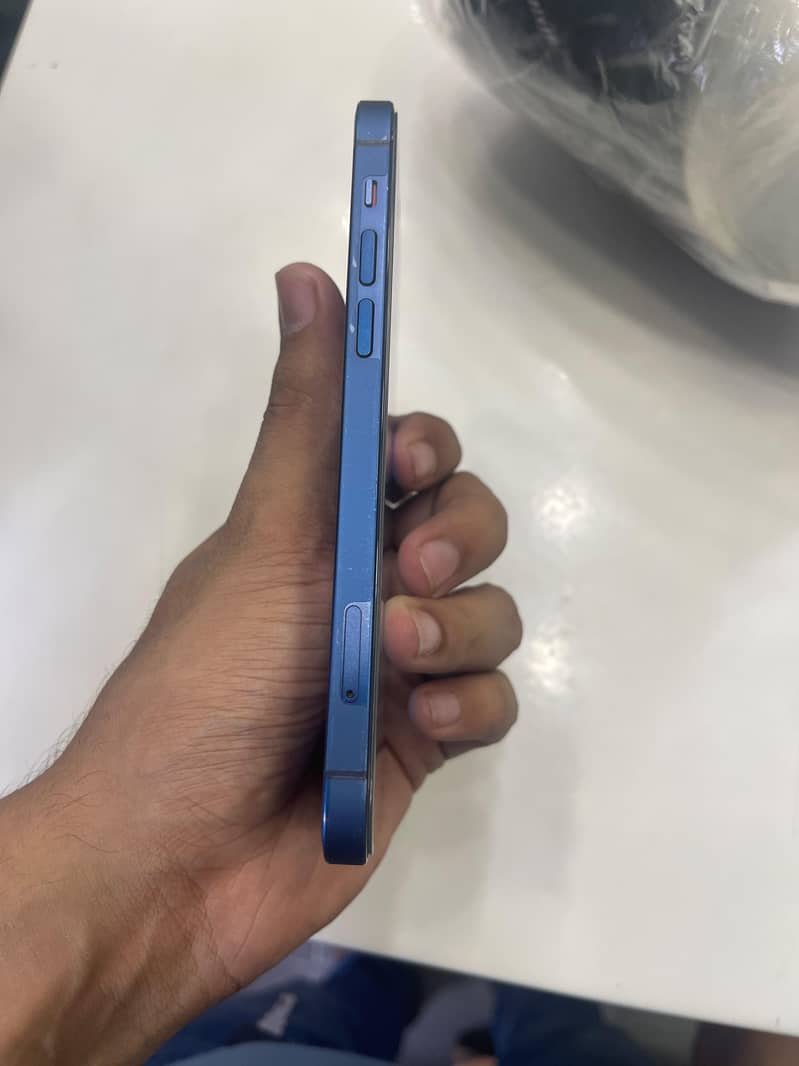 Apple iPhone 12 1