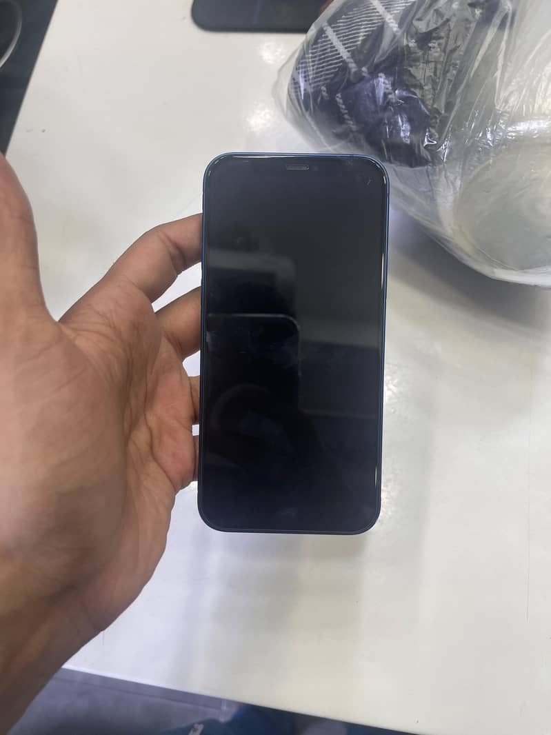 Apple iPhone 12 6