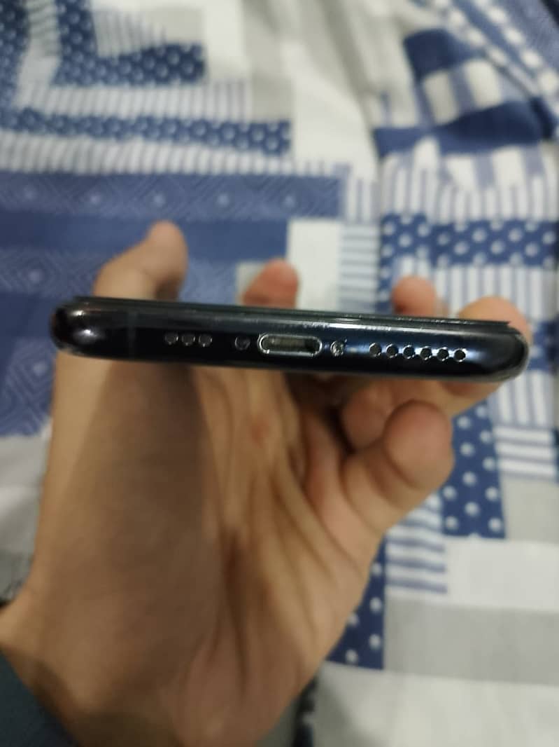 Apple iPhone 11 Pro 2