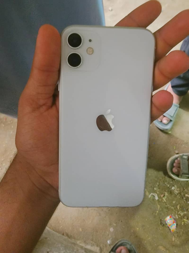 Apple iPhone 11 0