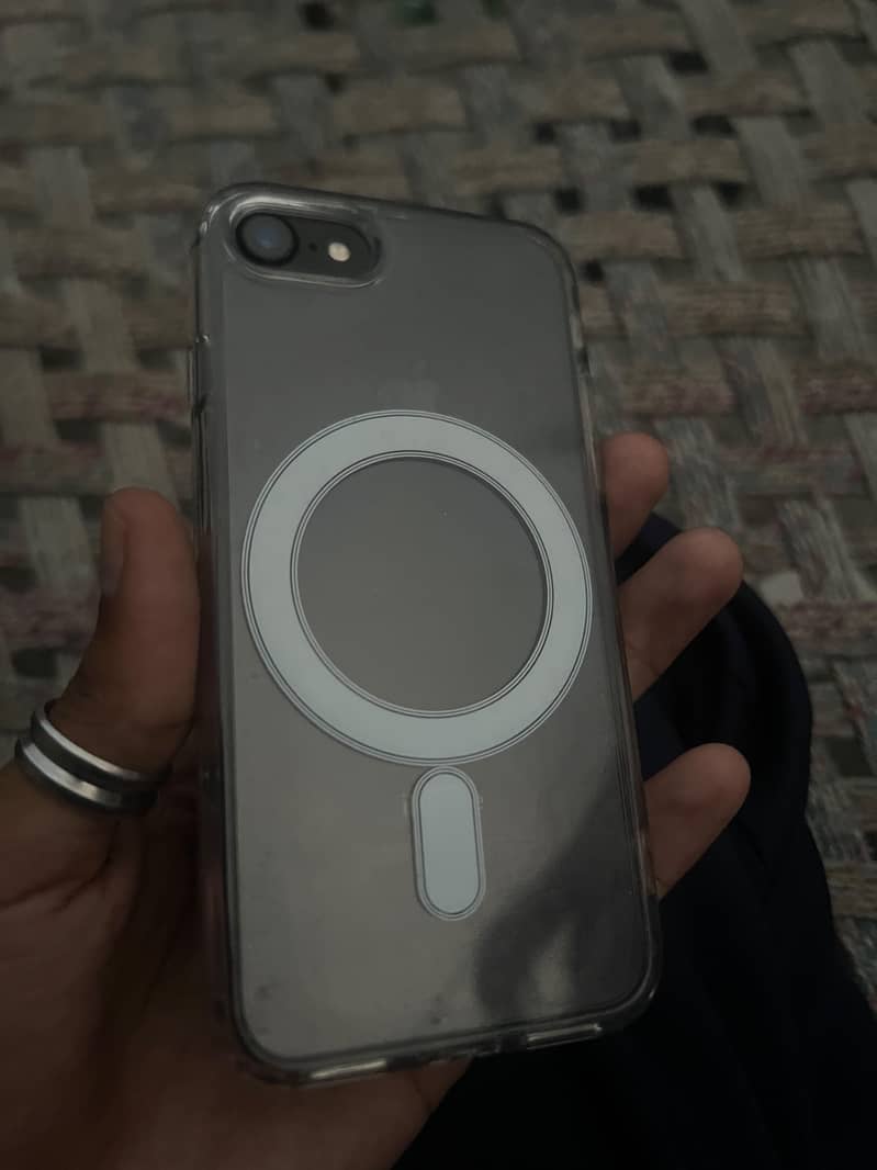 Apple iPhone 7 0
