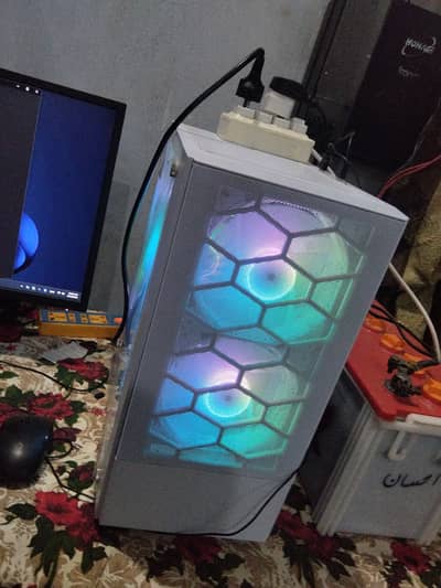 Rtx 4060, 16fb ram ddr5, Ryzen 5 7600