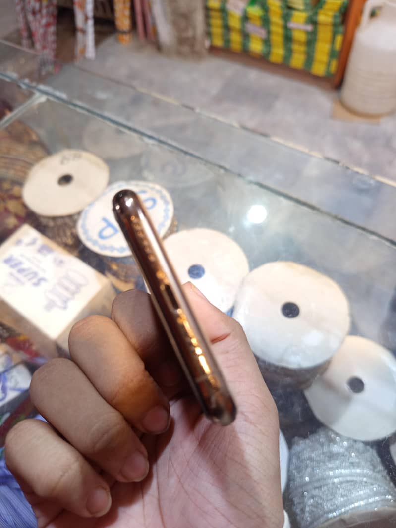Apple iPhone 11 Pro 2
