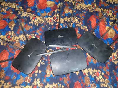 tp link 3 antna 450 mbps Wi-Fi extender ka sath