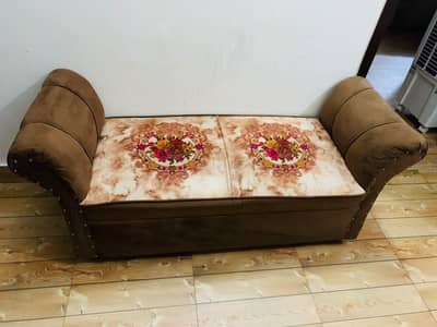 2 Seater Sofa – Like New | Foam 10/10