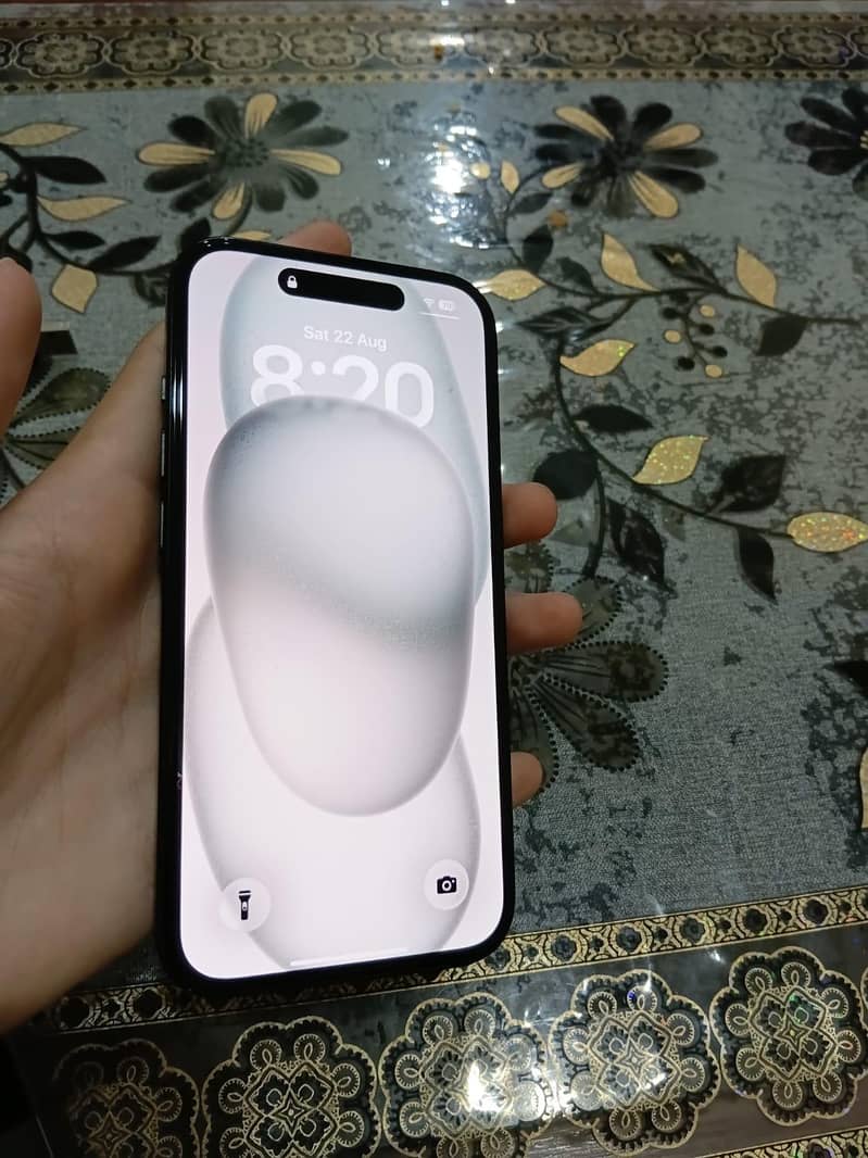 Apple iPhone 15 3