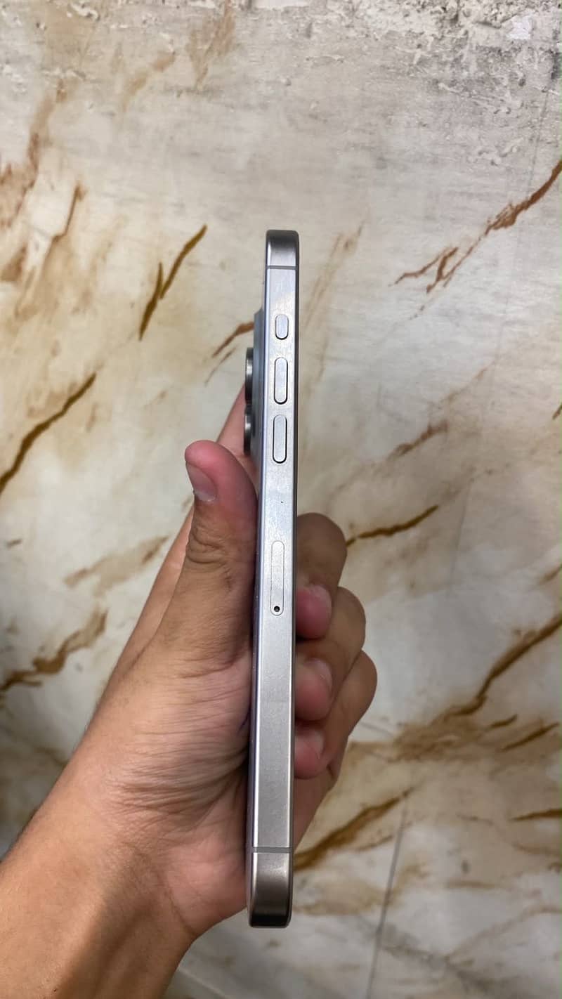 Apple iPhone 15 Pro Max 1