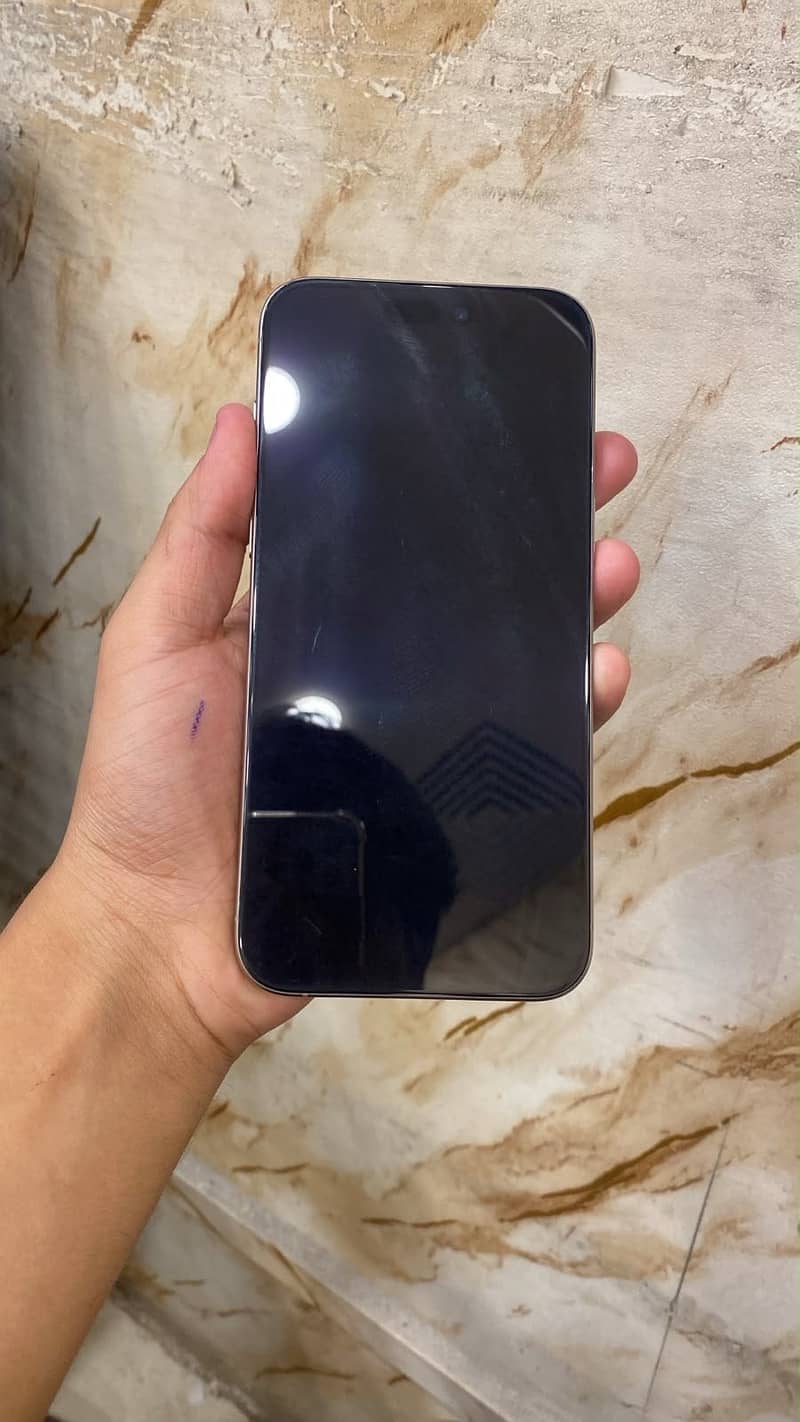 Apple iPhone 15 Pro Max 2