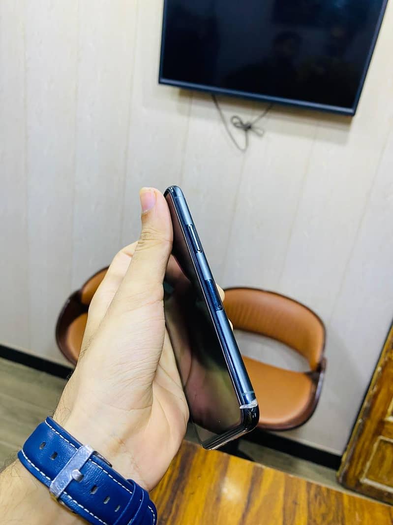 iphone 11 pro 2