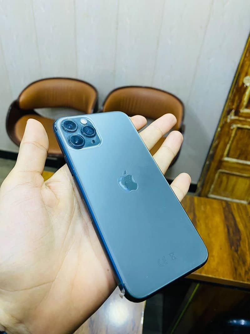 iphone 11 pro 4