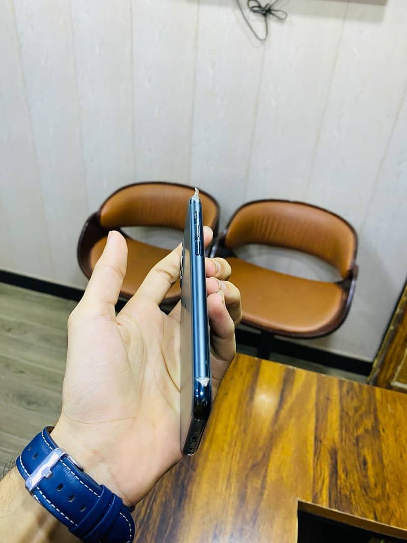 iphone 11 pro 6