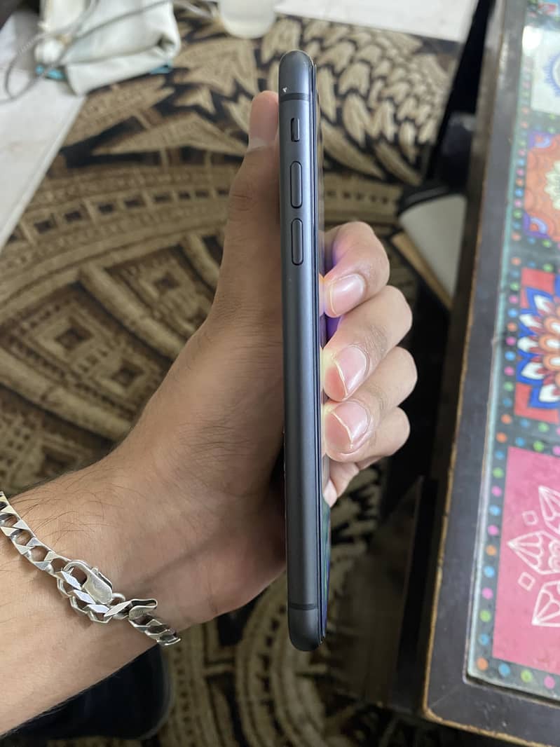 Apple iPhone 11 2