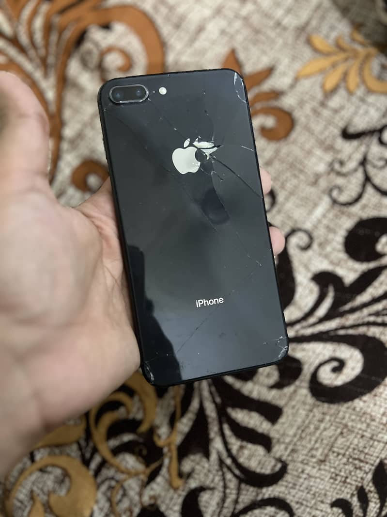 Apple iPhone 8 Plus 0