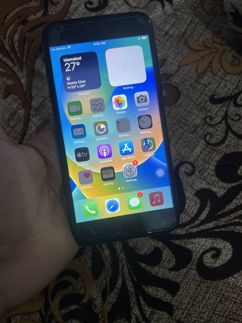 Apple iPhone 8 Plus 1