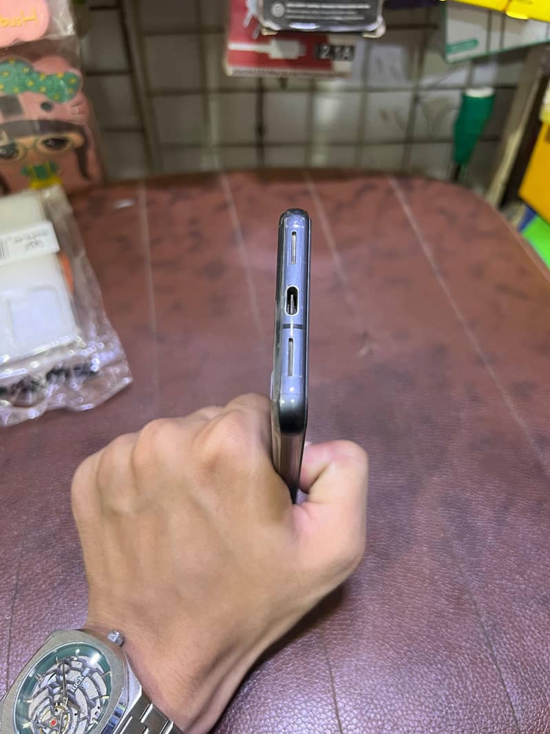 Google Pixel 8 3