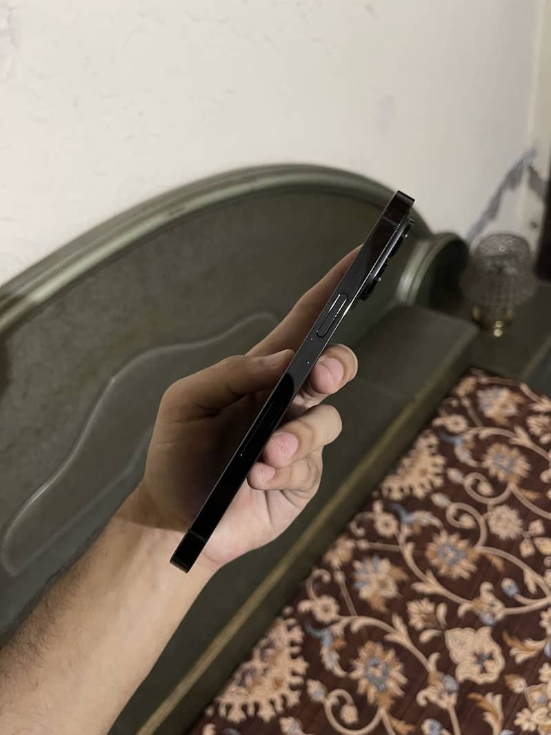 iphone 14 pro max 4